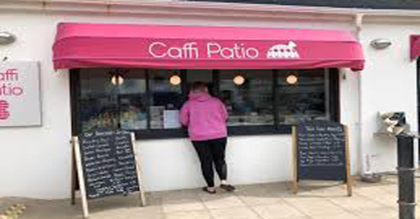 Caffi Patio, Llangrannog